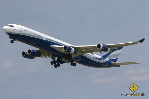 Airbus A340-313
